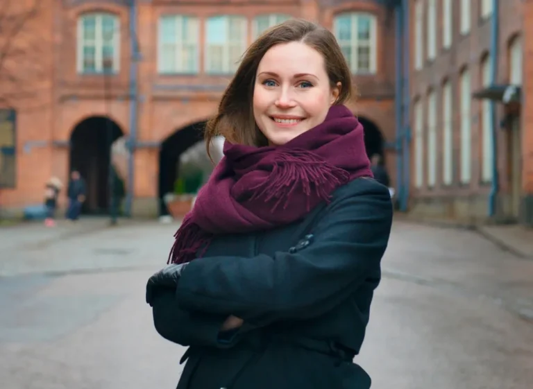 Sanna Marin äiti ja lapsuus sateenkaariperheessä